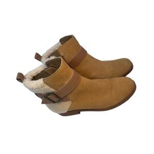 ￼  kelsi Dagger Sherpa suede moto bpots size 7  Anthropology